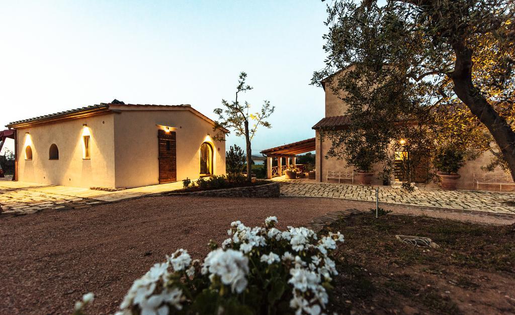 Torre Di Baratti Bio Resort Популония Екстериор снимка