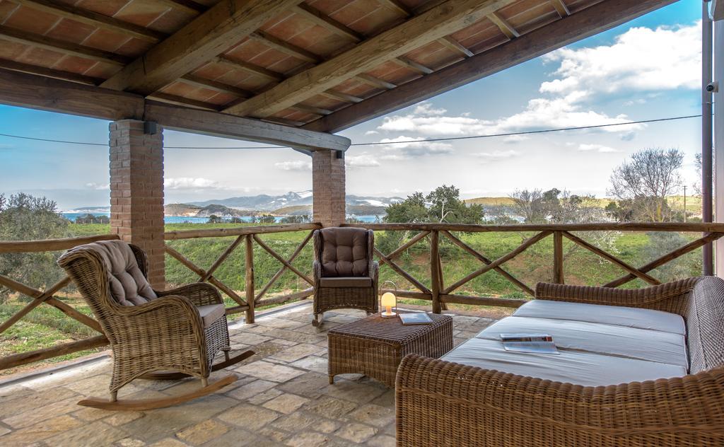 Torre Di Baratti Bio Resort Популония Екстериор снимка