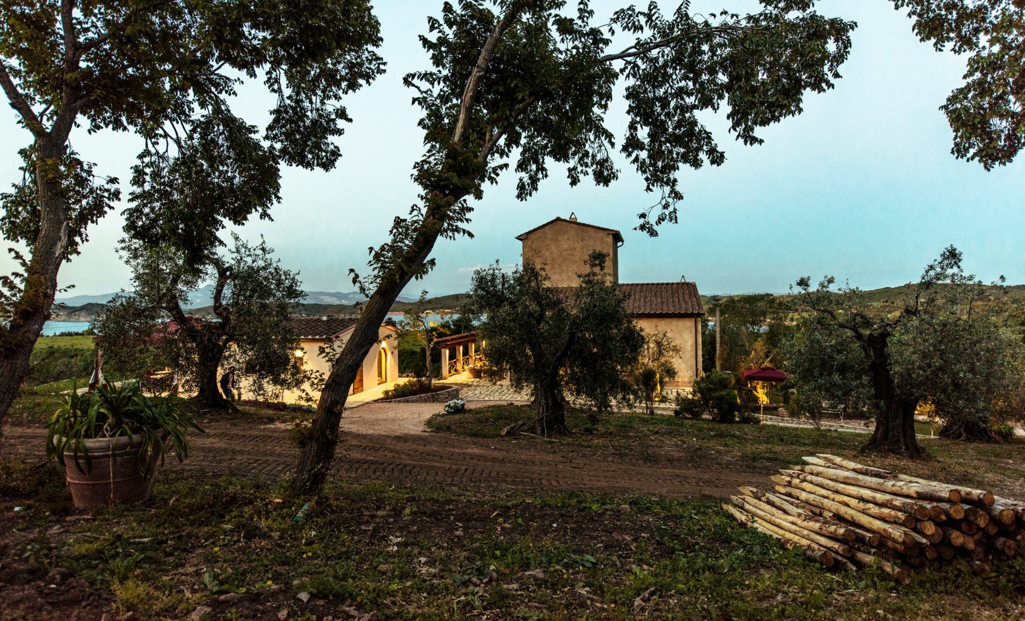 Torre Di Baratti Bio Resort Популония Екстериор снимка